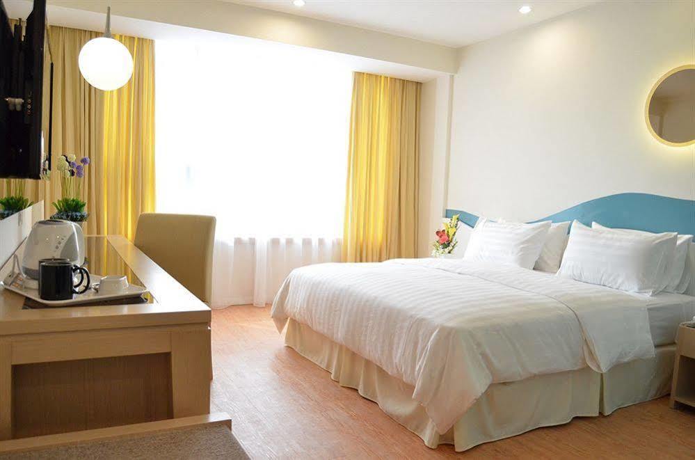 Oceania Hotel